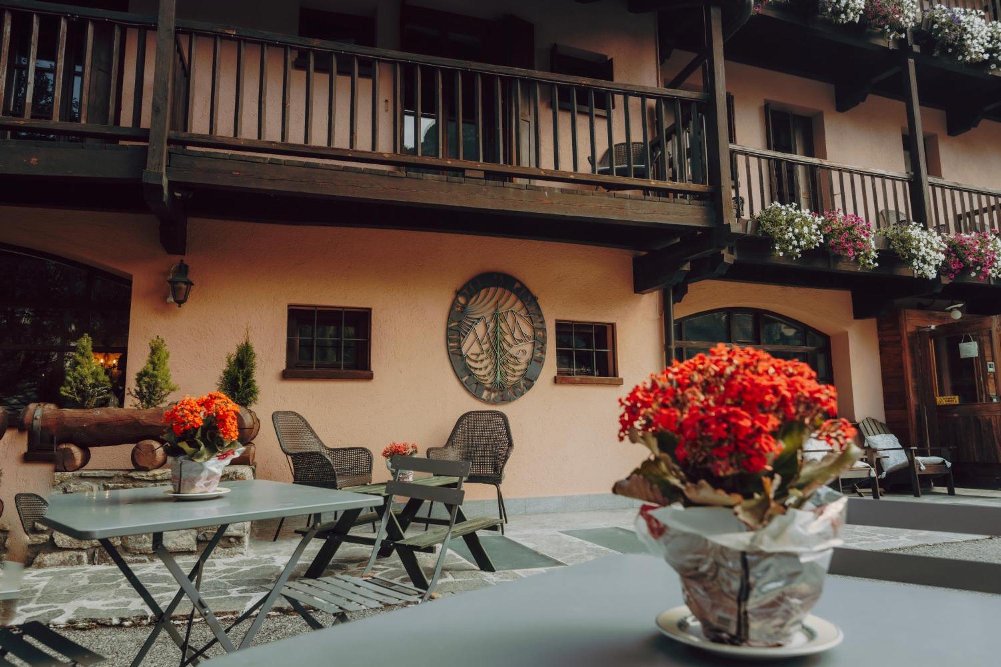 Locanda La Brenva - Estella Hotel Collection & Experience กูร์มาเยอร์ ภายนอก รูปภาพ