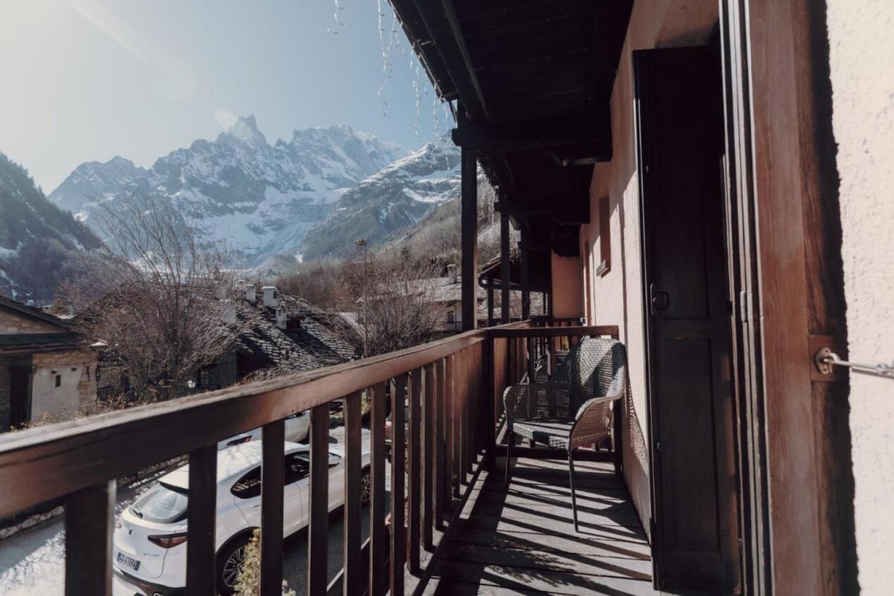 Locanda La Brenva - Estella Hotel Collection & Experience กูร์มาเยอร์ ภายนอก รูปภาพ